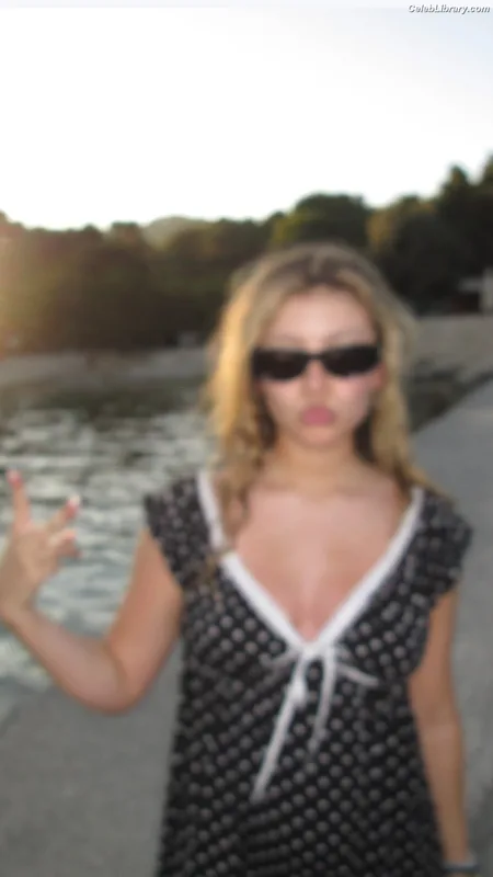 Genevieve Hannelius photo 8 of 313