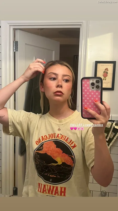 Genevieve Hannelius photo 23 of 313