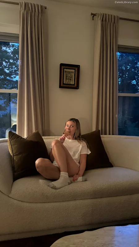 Genevieve Hannelius photo 2 of 313