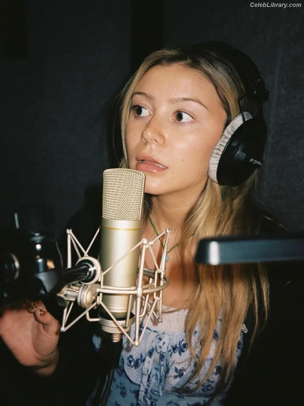 Genevieve Hannelius photo 5 of 313