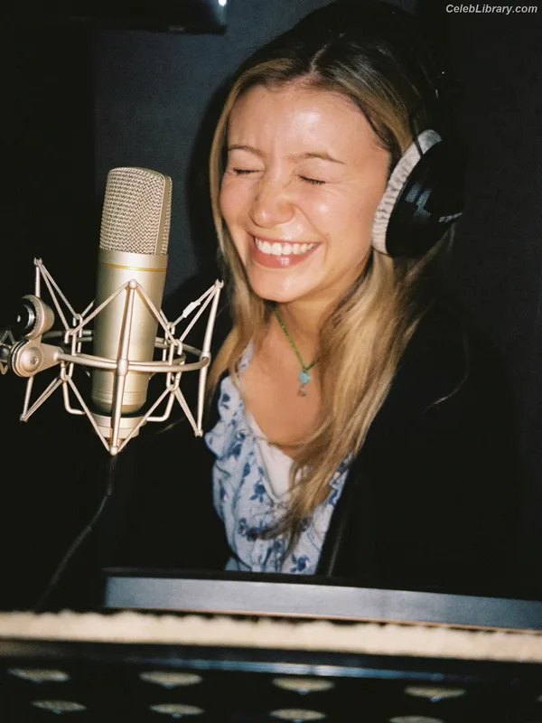 Genevieve Hannelius photo 6 of 313