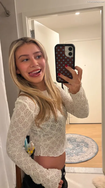 Genevieve Hannelius photo 12 of 313