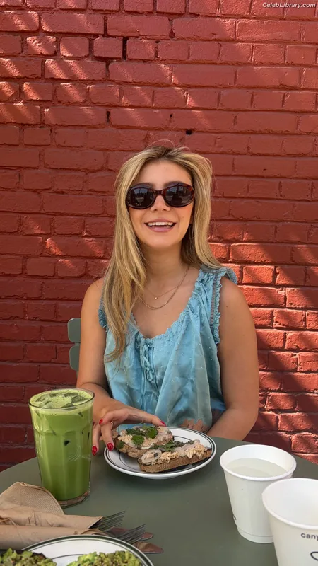Genevieve Hannelius photo 17 of 313