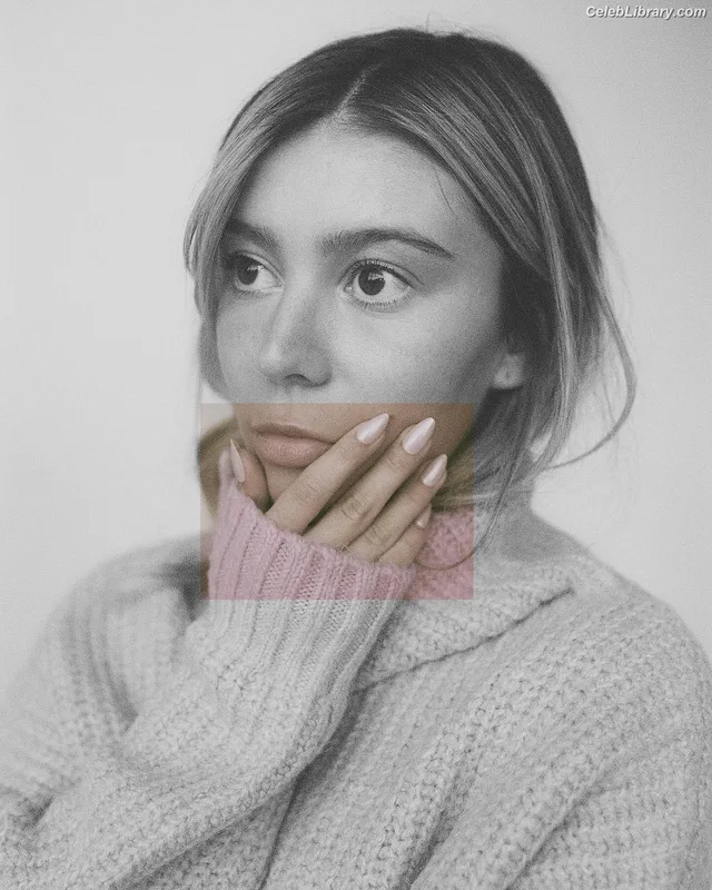Genevieve Hannelius photo 10 of 313