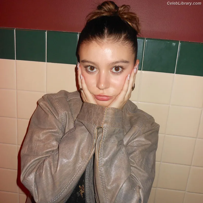 Genevieve Hannelius photo 15 of 313
