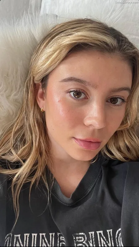 Genevieve Hannelius photo 6 of 313