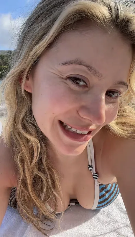 Genevieve Hannelius photo 1 of 313