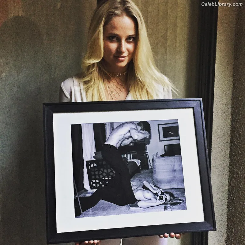 Genevieve Morton photo 3 of 235