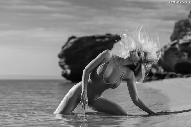 Genevieve Morton photo 15 of 235