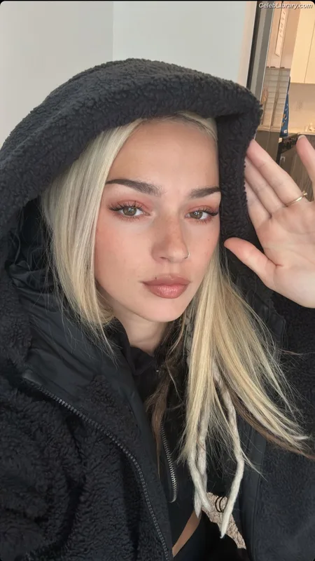 Georgia Ellenwood photo 2 of 263
