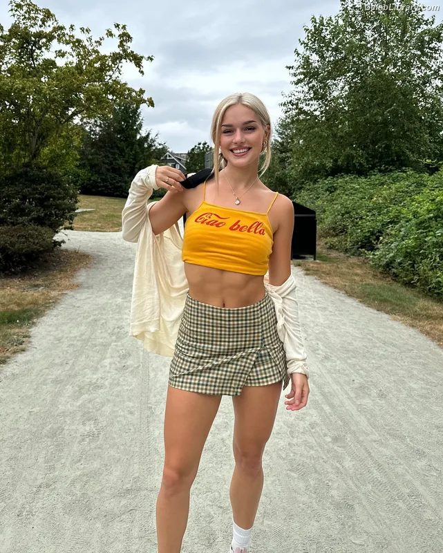 Georgia Ellenwood photo 6 of 263