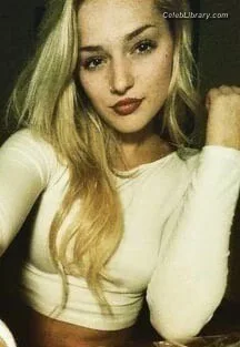 Georgia Ellenwood photo 12 of 263