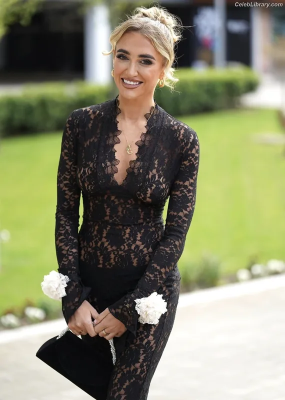 Georgia Harrison photo 17 of 74