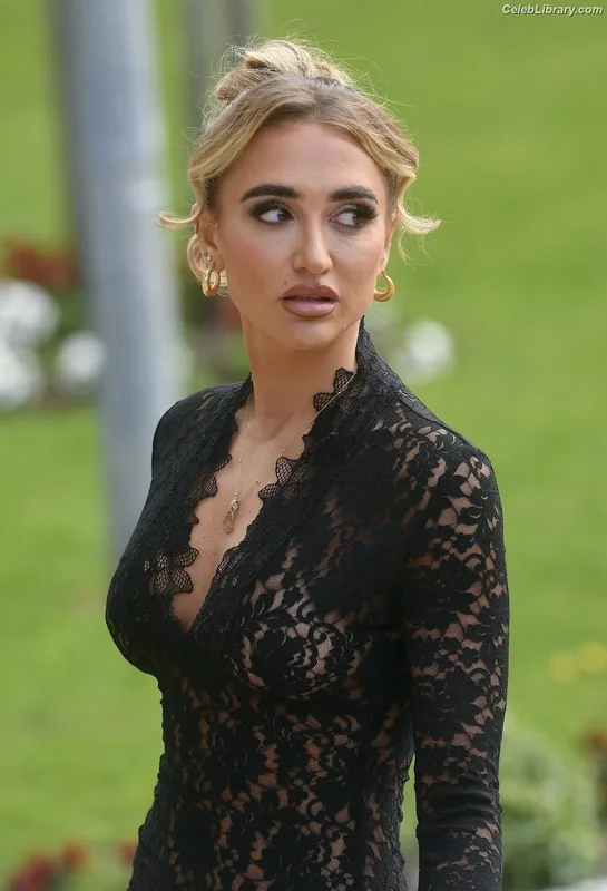 Georgia Harrison photo 20 of 74