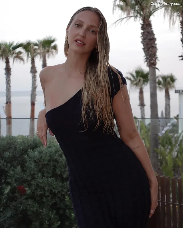 Georgia Hirst photo 17 of 84