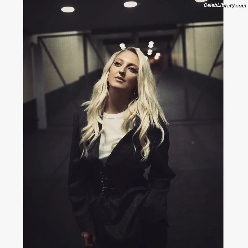 Georgia Hirst photo 9 of 84