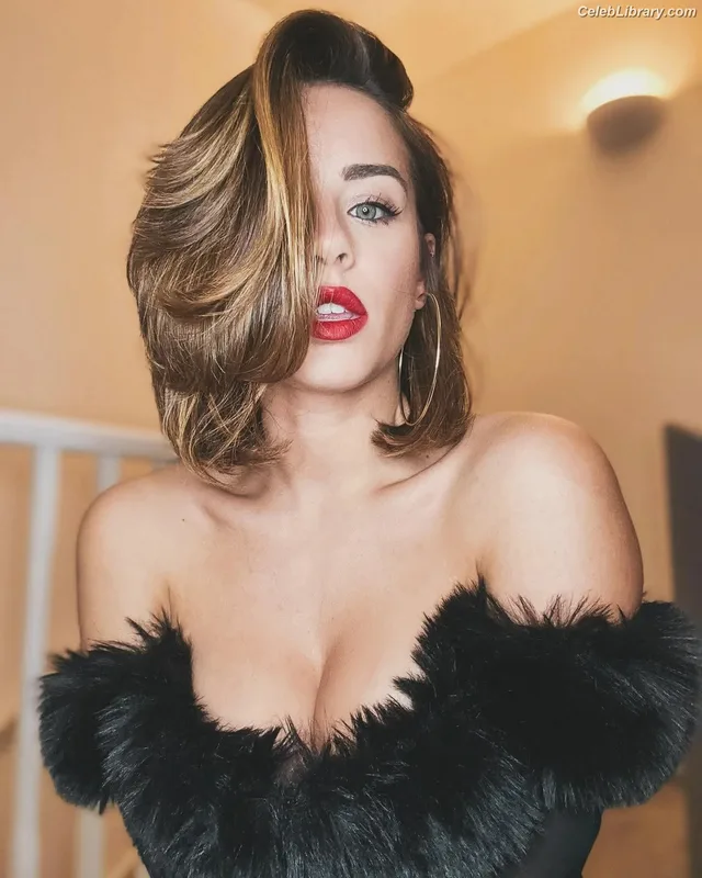 Georgia May Foote photo 7 of 116