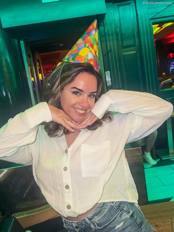 Georgia May Foote photo 21 of 116