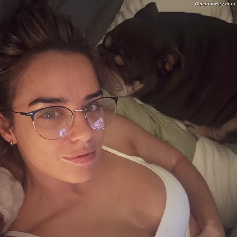 Georgia May Foote photo 22 of 116