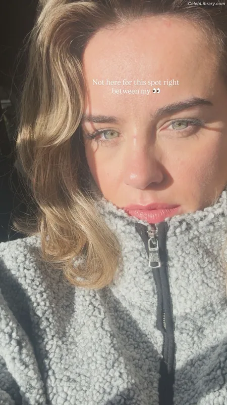 Georgia May Foote photo 24 of 116