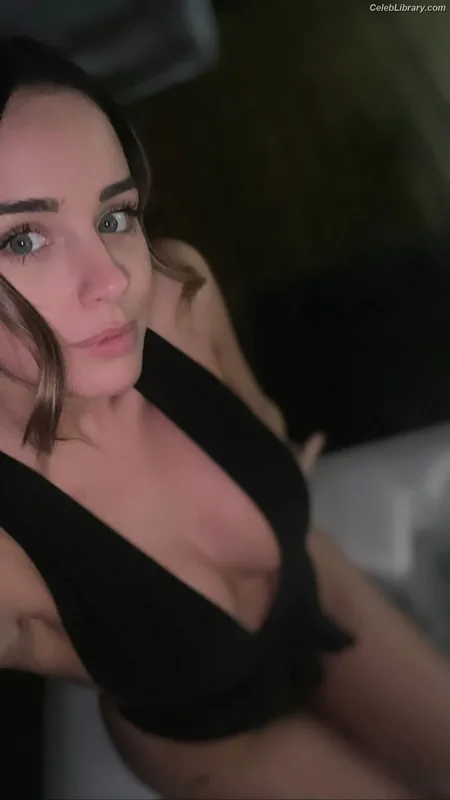 Georgia May Foote photo 24 of 116