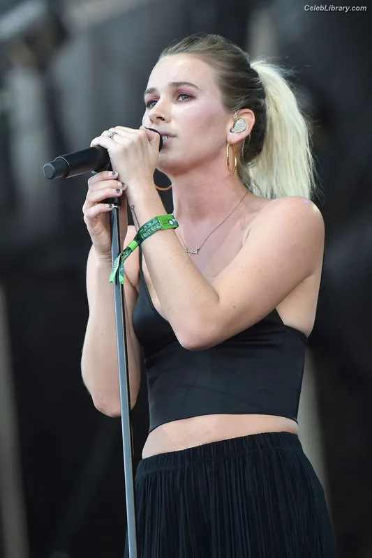 Georgia Nott photo 2 of 15