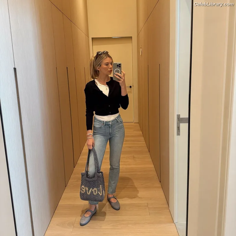 Georgia Toffolo photo 13 of 36