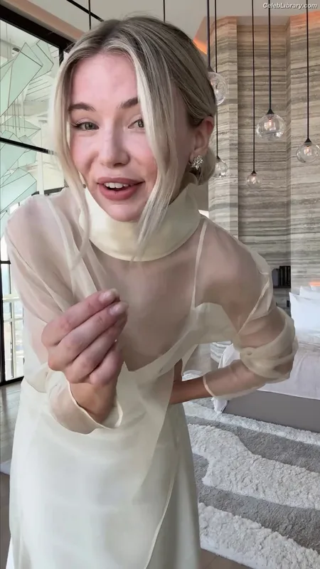 Georgia Toffolo photo 11 of 36
