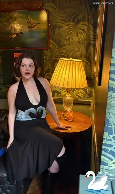 Georgie Henley photo 3 of 17