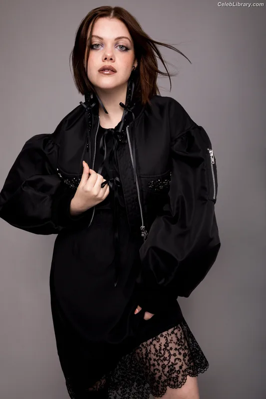 Georgie Henley photo 4 of 17