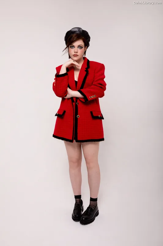 Georgie Henley photo 10 of 17