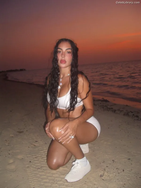 Georgina Rodriguez photo 8 of 268