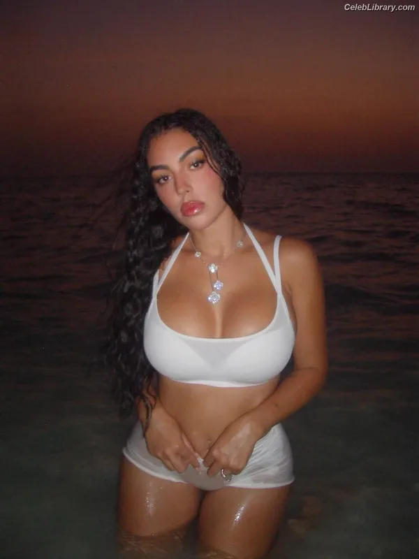 Georgina Rodriguez photo 9 of 268