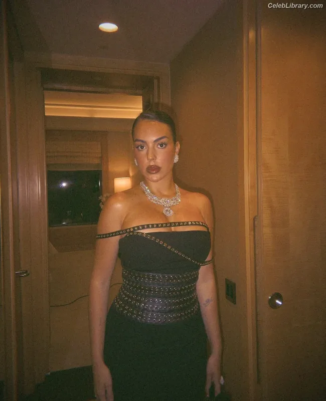 Georgina Rodriguez photo 3 of 268