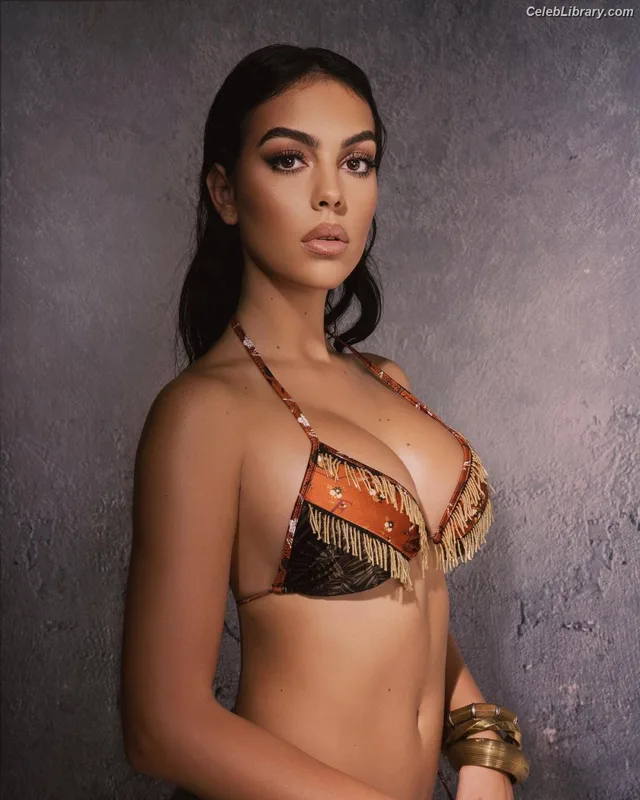 Georgina Rodriguez photo 17 of 268
