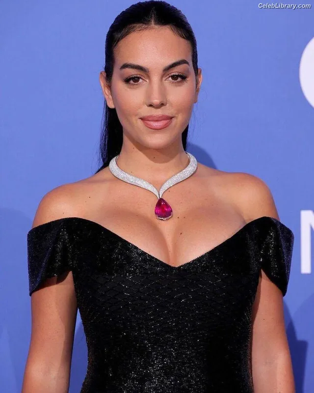 Georgina Rodriguez photo 19 of 268