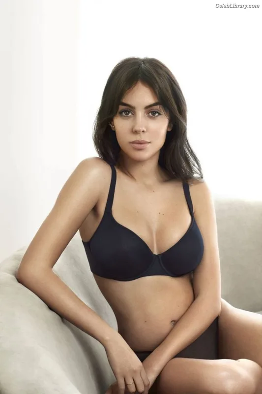 Georgina Rodriguez photo 24 of 268