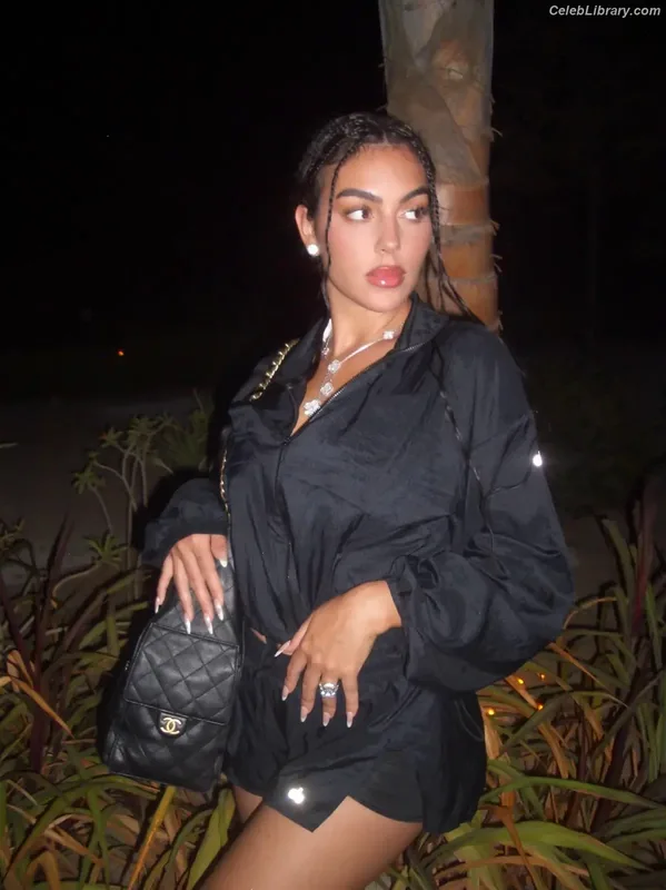 Georgina Rodriguez photo 7 of 268