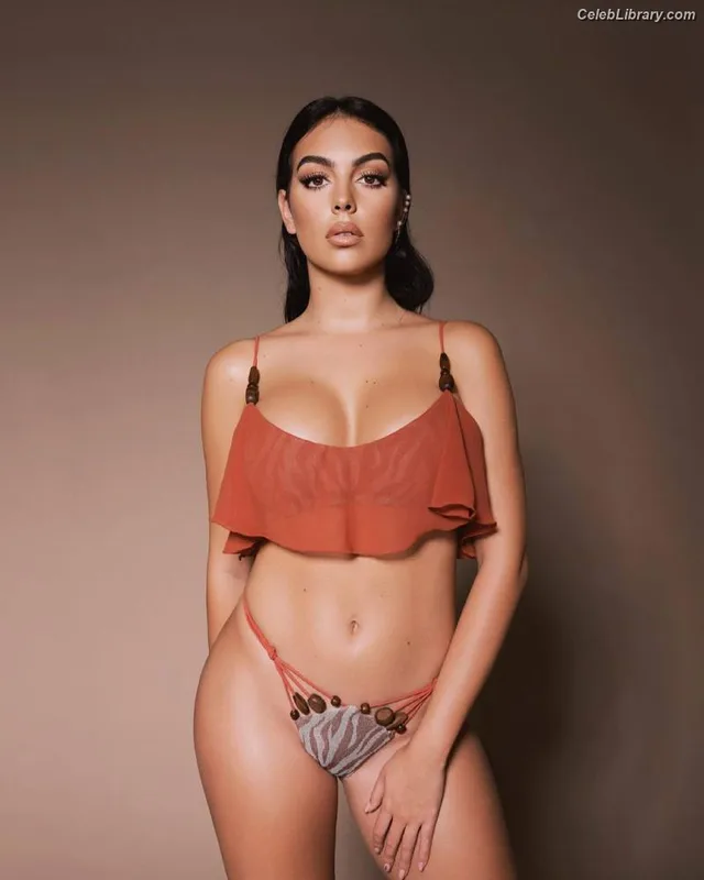 Georgina Rodriguez photo 15 of 268