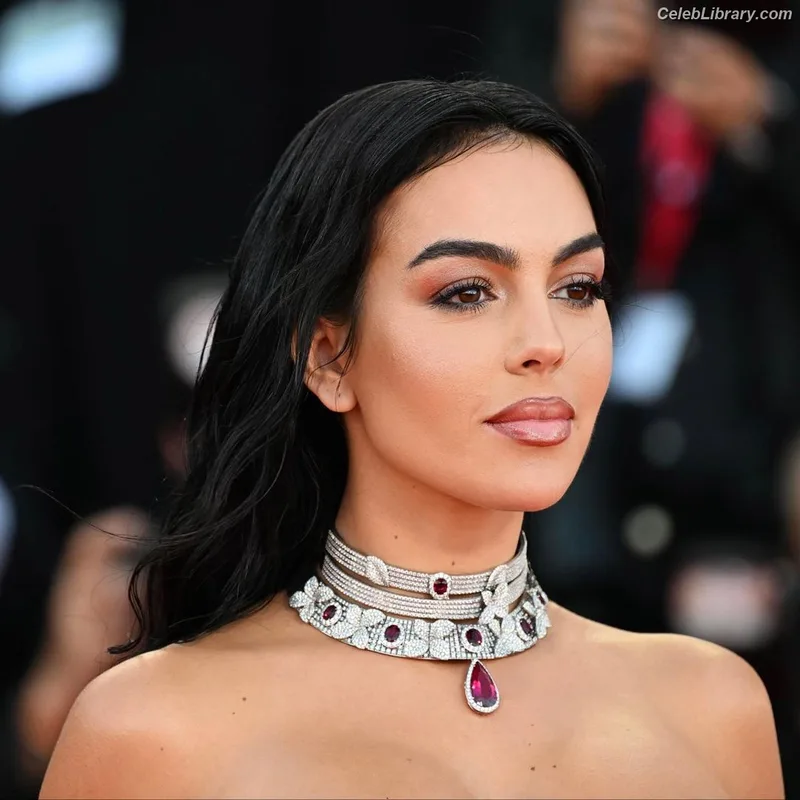 Georgina Rodriguez photo 1 of 268