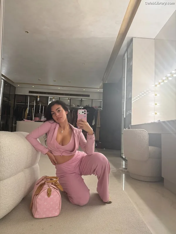 Georgina Rodriguez photo 16 of 268