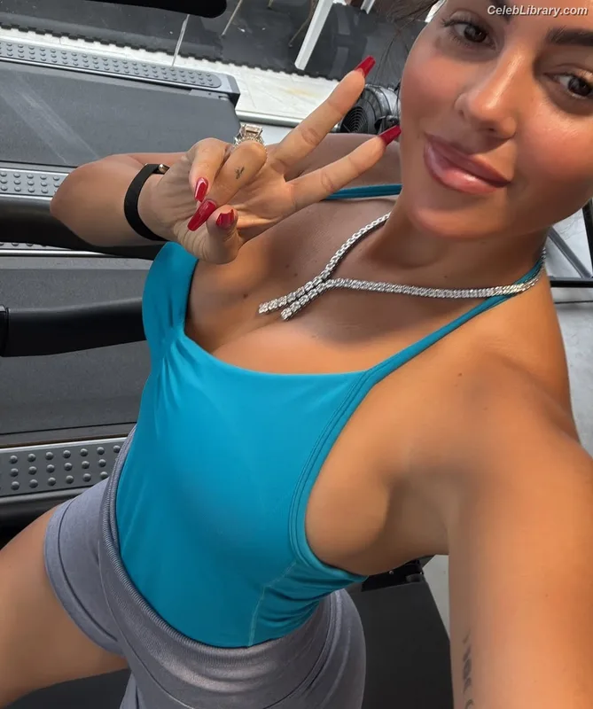 Georgina Rodriguez photo 6 of 268