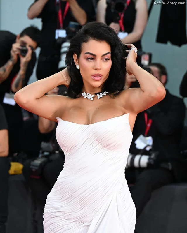 Georgina Rodriguez photo 10 of 268