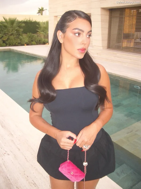 Georgina Rodriguez photo 4 of 268