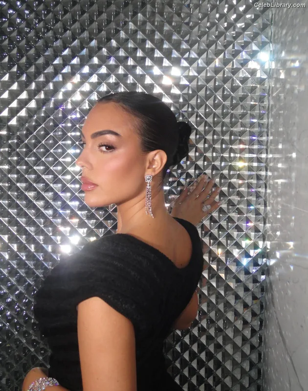 Georgina Rodriguez photo 10 of 268