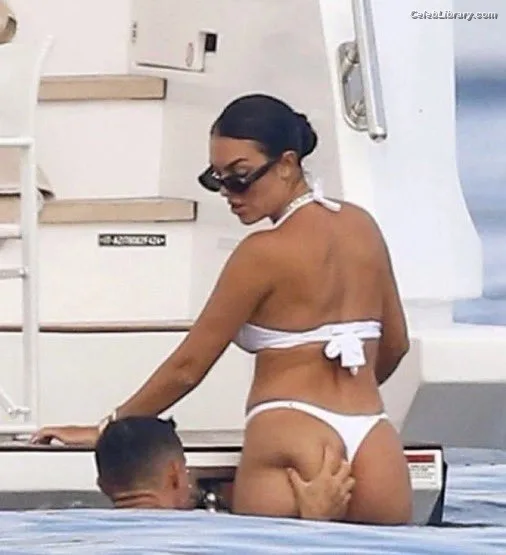 Georgina Rodriguez photo 19 of 268