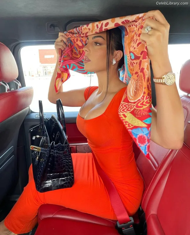Georgina Rodriguez photo 2 of 268