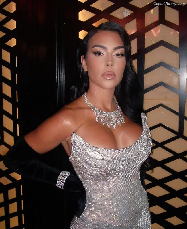 Georgina Rodriguez photo 3 of 268