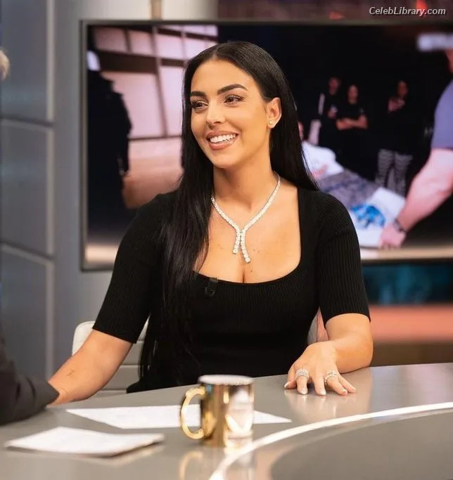 Georgina Rodriguez photo 6 of 268