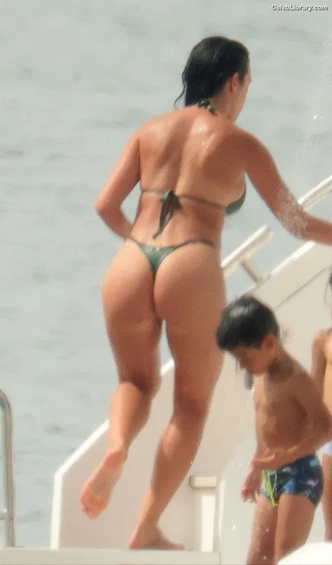 Georgina Rodriguez photo 15 of 268